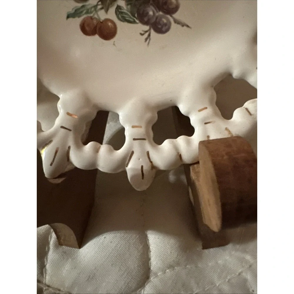Vintage NAPCO‎ Reticulated Fruit Lattice Plate With Scalloped Edges